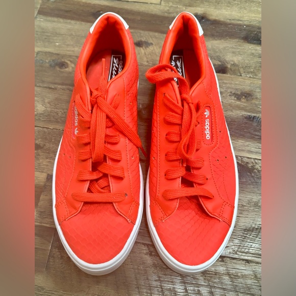 Ladies Adidas Sleek - Red - size 8 - Picture 5 of 8